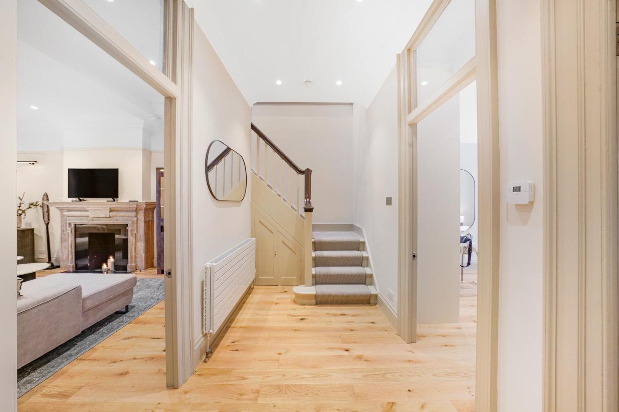 Spacious And Modern 4 Beds Home In Kensington ロンドン エクステリア 写真