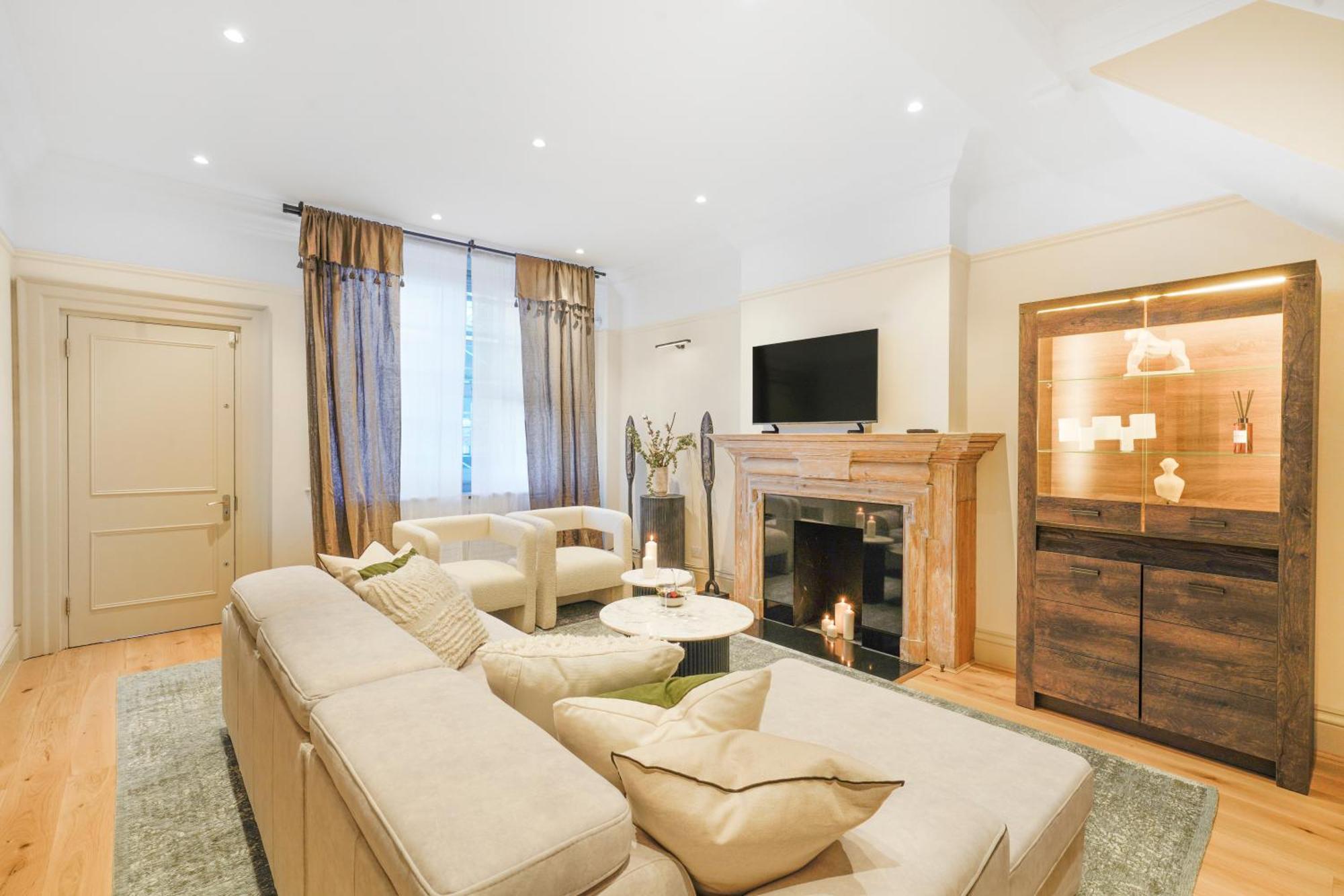 Spacious And Modern 4 Beds Home In Kensington ロンドン エクステリア 写真